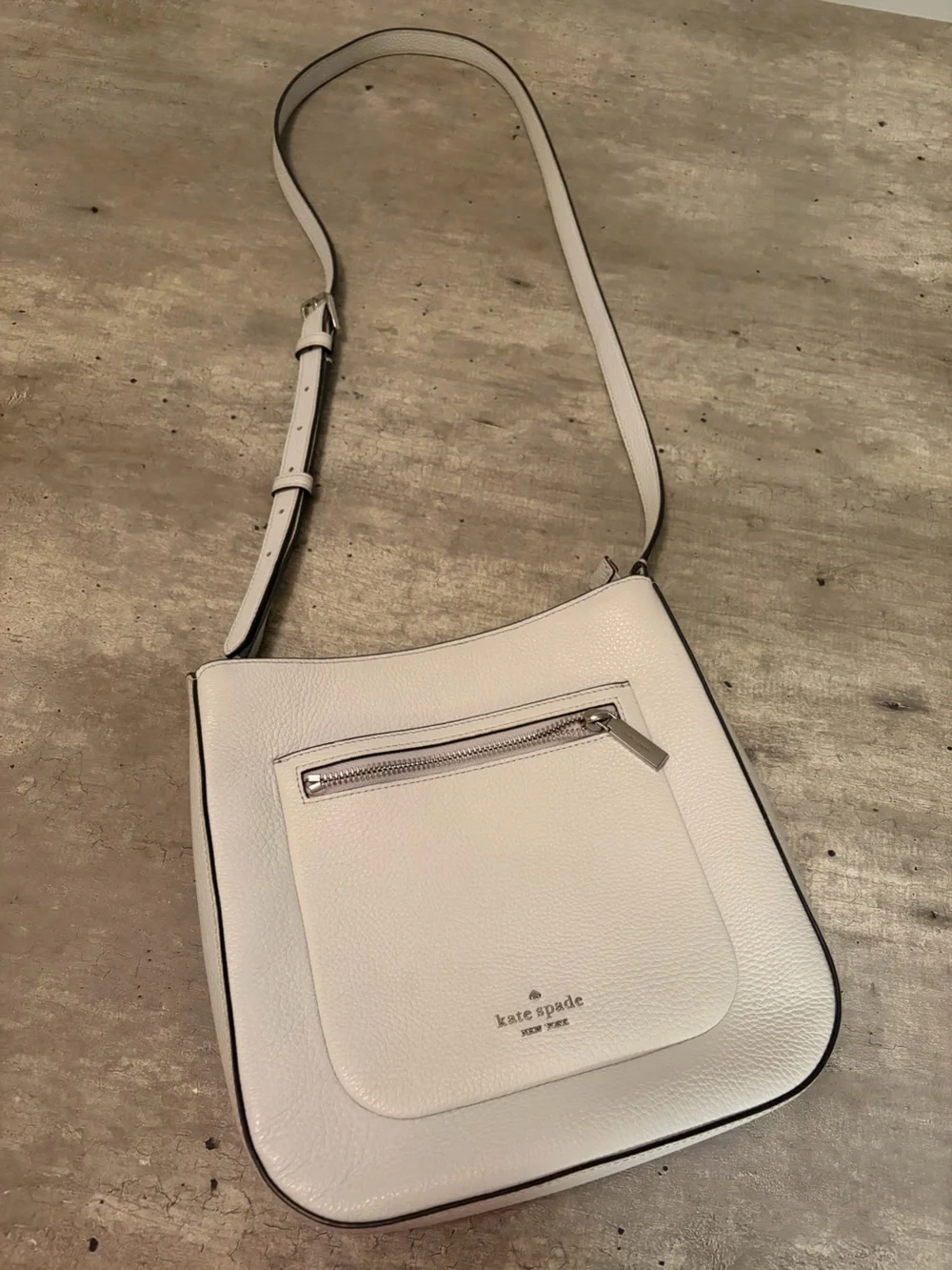 Kate Spade Leila Jackson Top Zip Crossbody Messenger Bag Leather Silver Like New